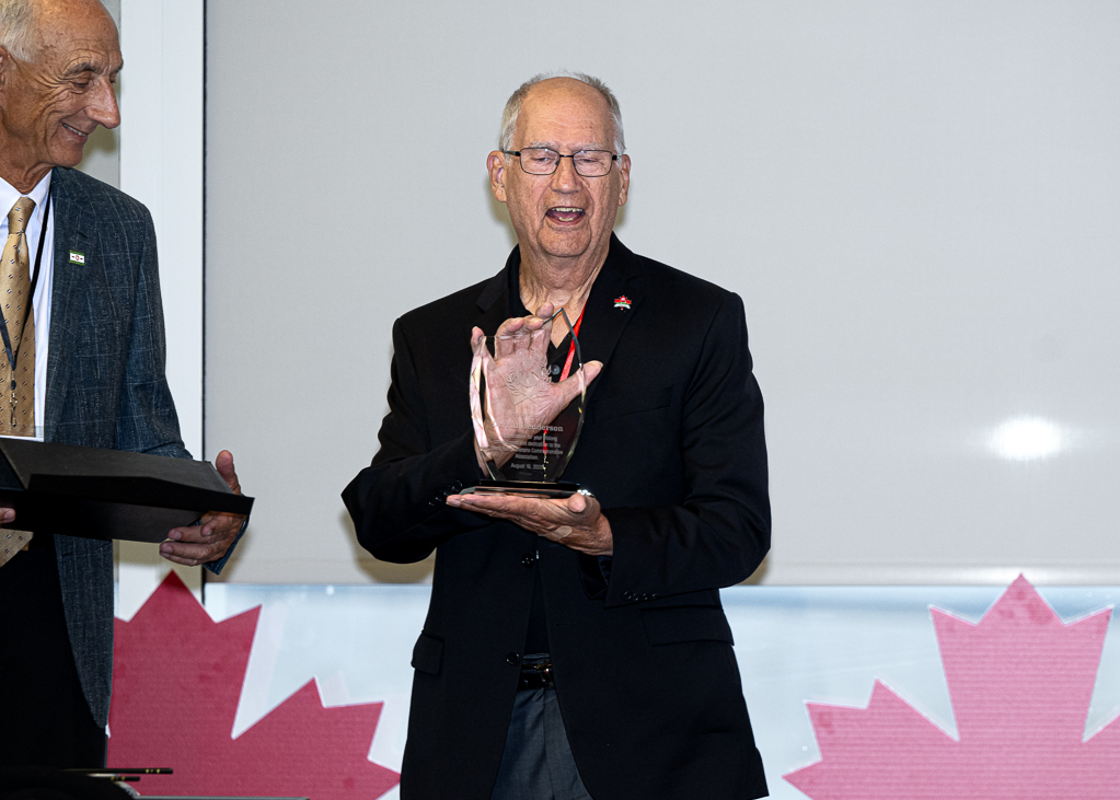 Derrill Henderson, receiving the HKVCA Leadership Award